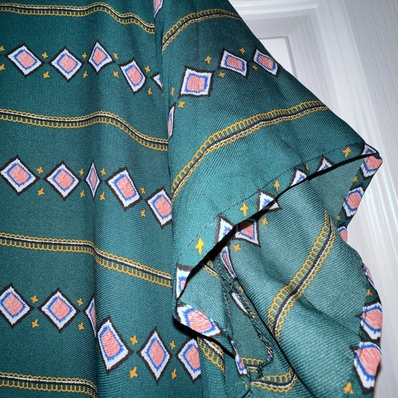 NWOT Green Shein Plus Size 2XL Dress Features Geometric Patterns Throughout - Picture 8 of 8